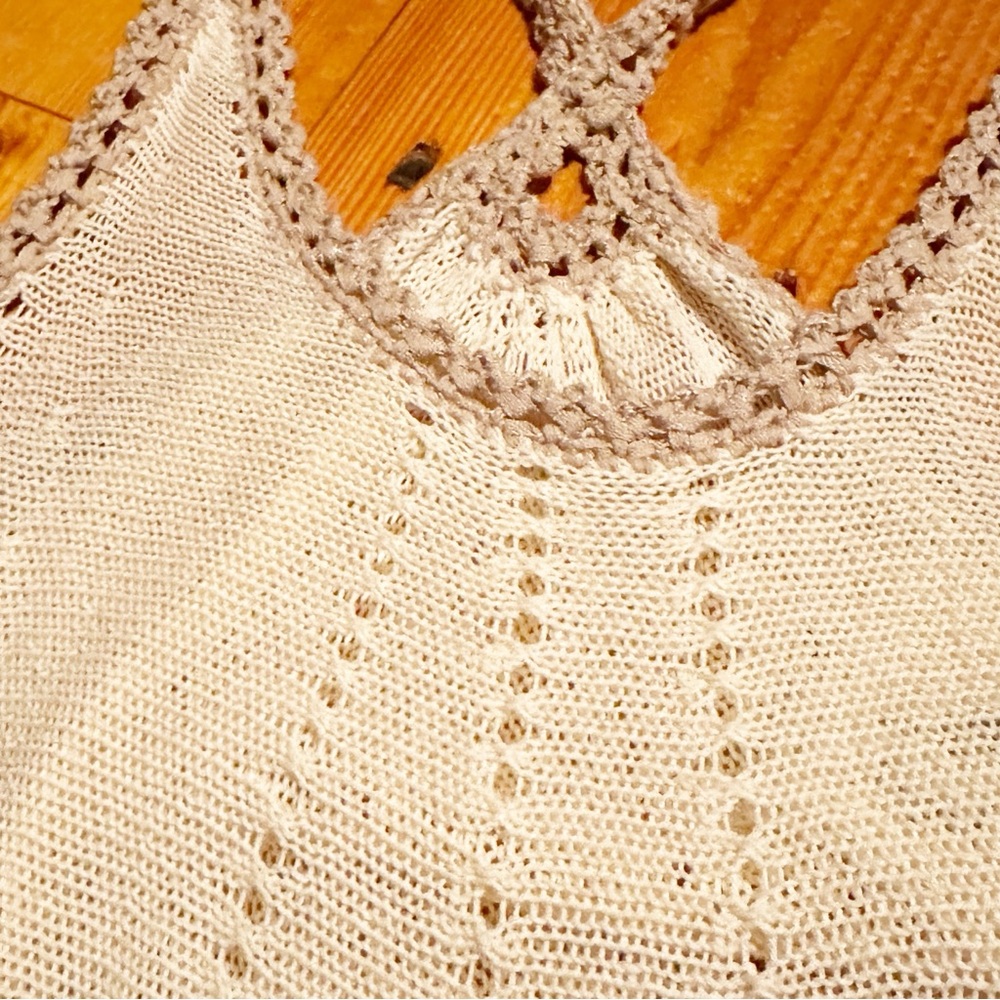 Angel of the North Knit Flowy A-Line Sleeveless top - Picture 4 of 10